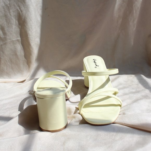 🚨FEW PAIRS LEFT// Pastel Yellow Strappy Sandal - Picture 4 of 12